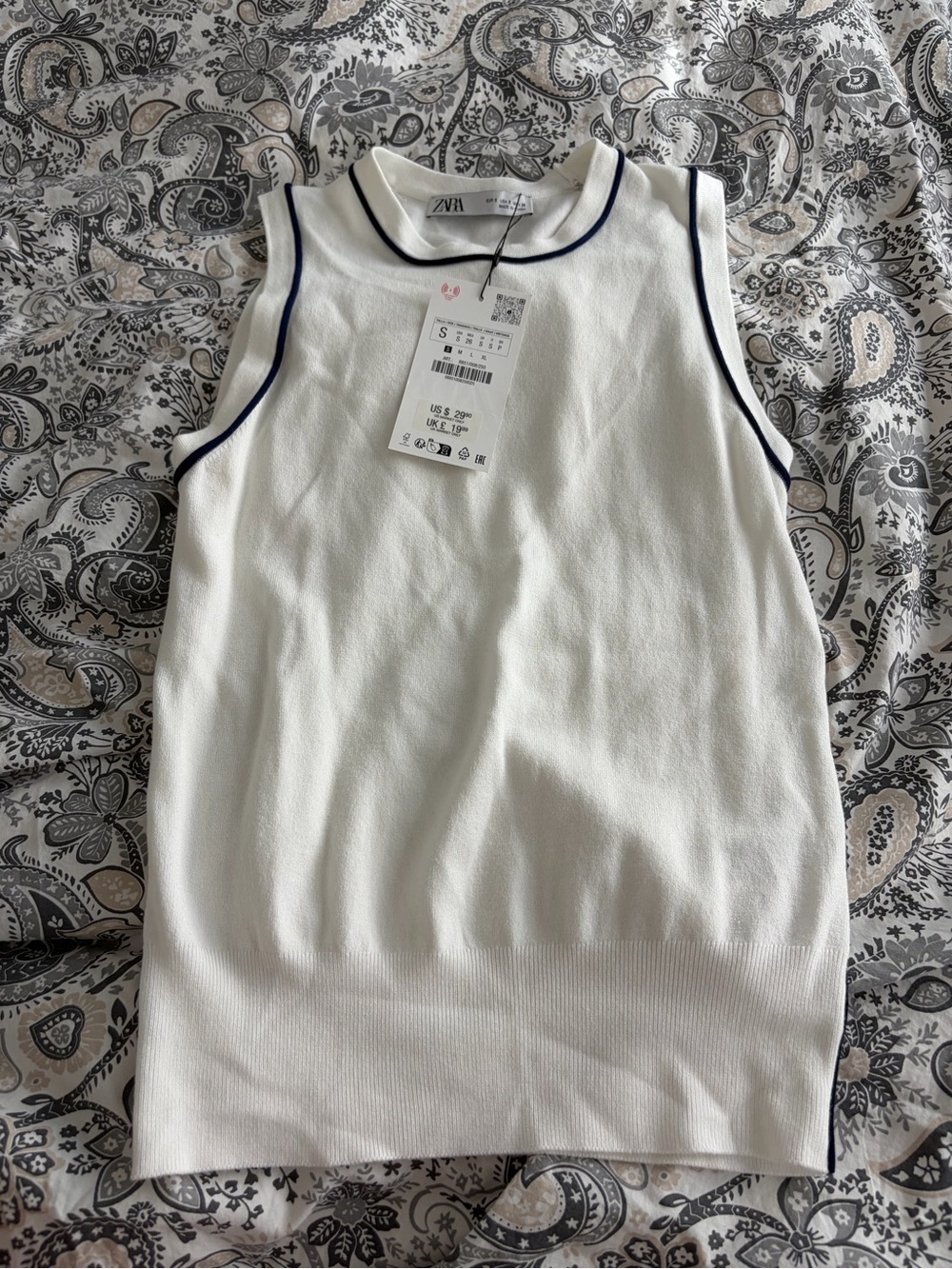 Zara White Sleeveless Knit Top with Navy Trim